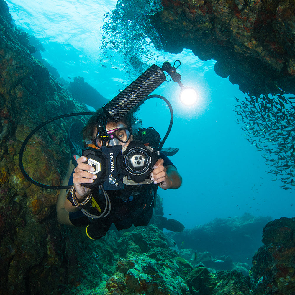 DIVEVOLK SL120 underwater video light 12000 lumens for Underwater  Photography and Video